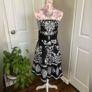 🎀White House Black Market Floral Strapless Party Holiday Cocktail Dress 4 XS